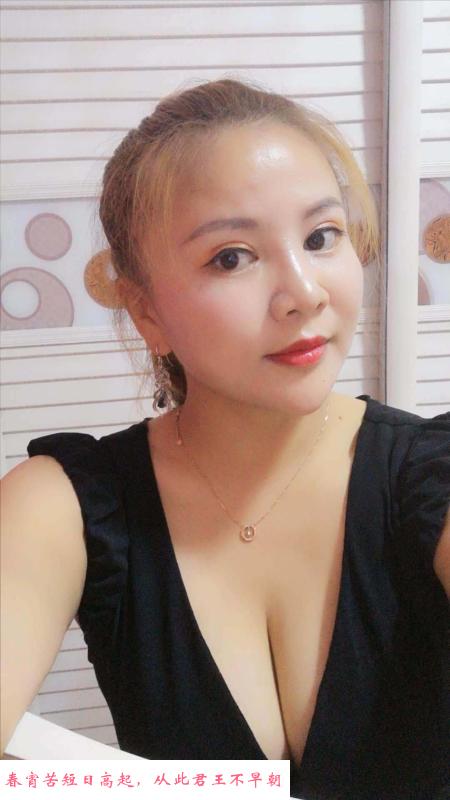 丰乳肥臀老大姐 第1张