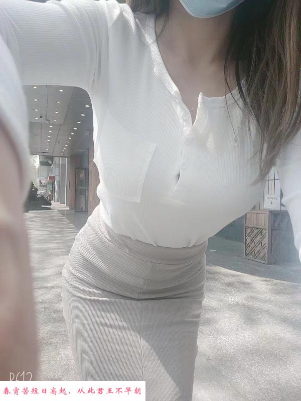 建邺区大胸小姐姐 第1张