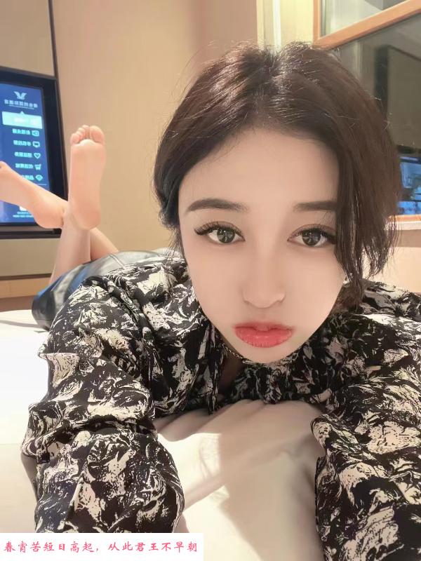 可拍视频的大胸美女 第1张