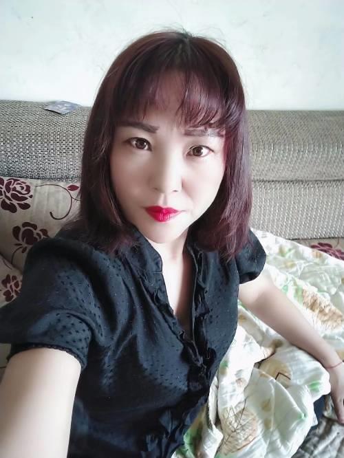 世纪城大胸熟女 第2张