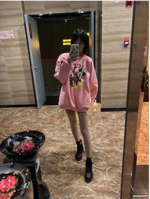 江汉路妹子 第1张
