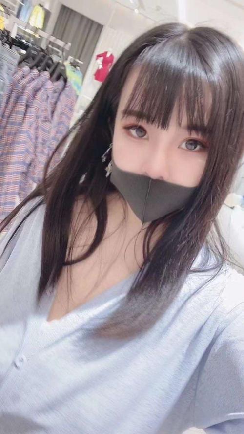 感觉还可以，奶子大满软的，蛮漂亮的 第1张