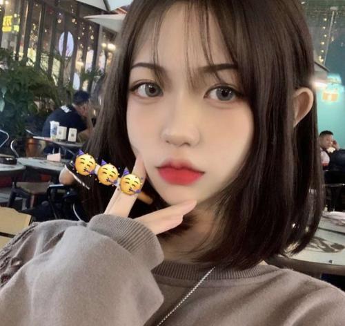 00后闷妹 第1张