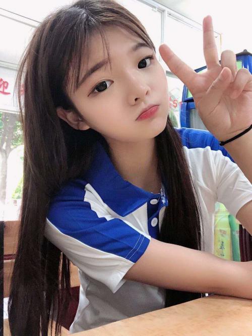 嫩雏学生妹，好紧好多水 第1张