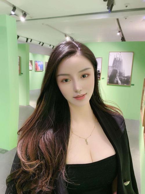 老师和我玩游戏，输了惩罚我舔她妹妹 第2张