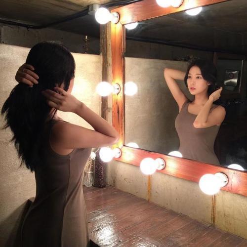兼职有车模有大学妹有空姐提前预约多是一些漂亮美女 第1张