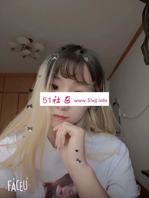 居家妹子兼职的极品嫩妹 第1张