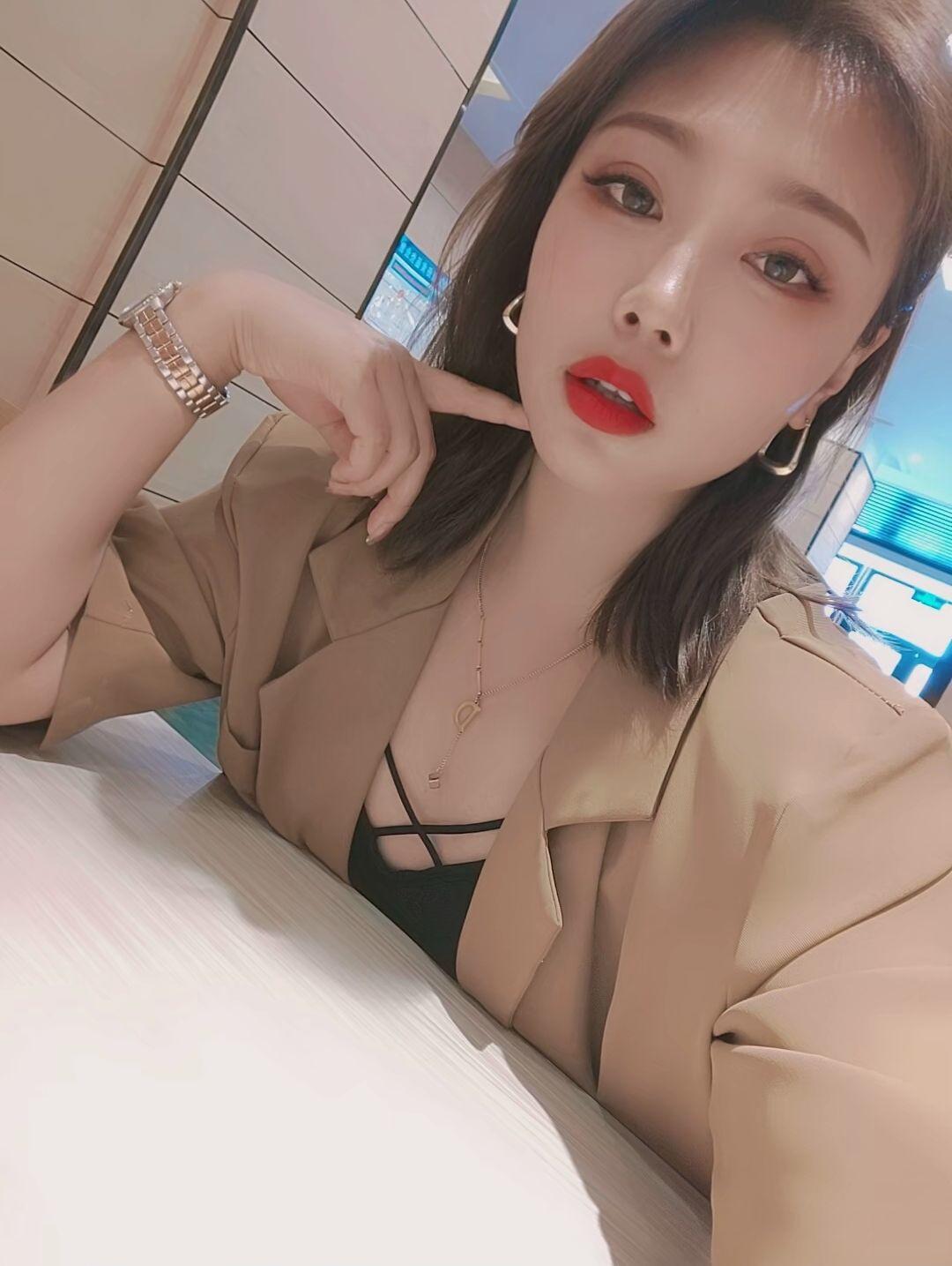 岳麓区兼职做美容的小姐姐，气质型美女！ 第1张