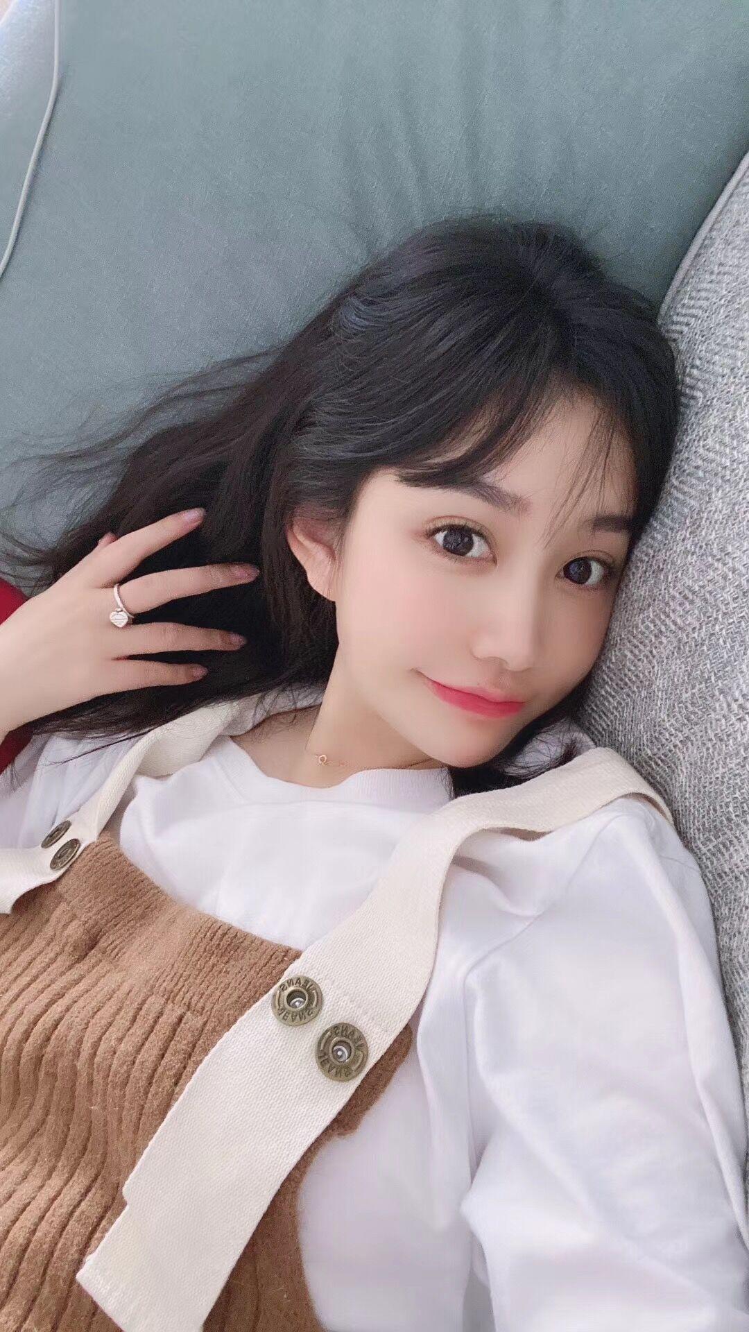 约会会舔脚宝藏邻家女孩，，服务一流会娇喘，次次顶她到高潮 第2张