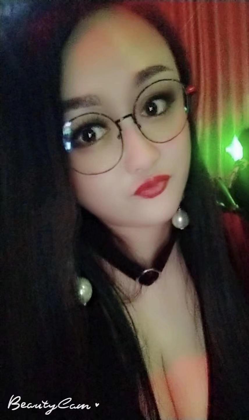 西安明德门附近大胸妹子 第2张
