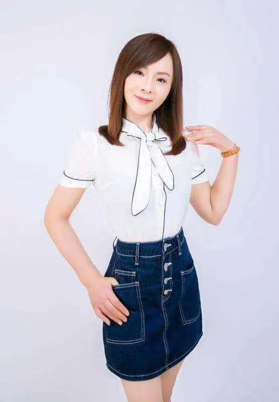 5月刚来兰的豪乳嫩妹 第1张