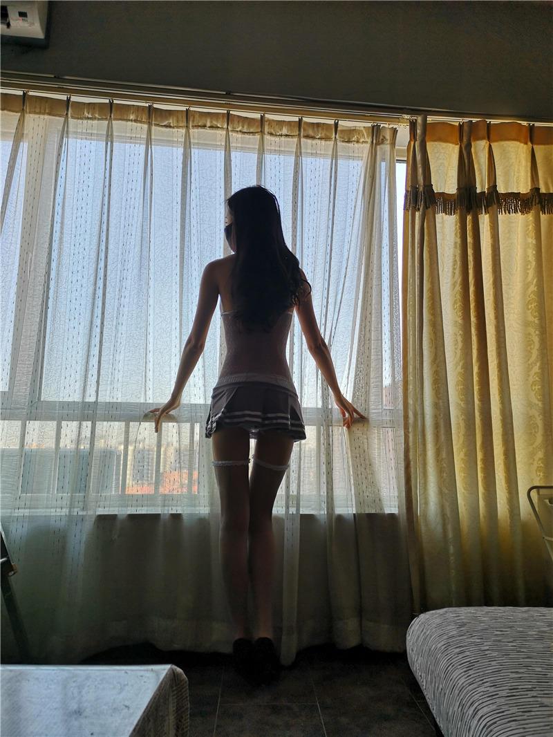 南京体验甜美大奶妹，口交窗边后入大力抽插,表情非常诱人 第2张