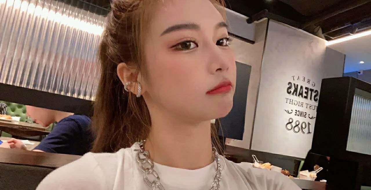 2020年12月28温柔优雅的小婷（美妆店主） 第3张