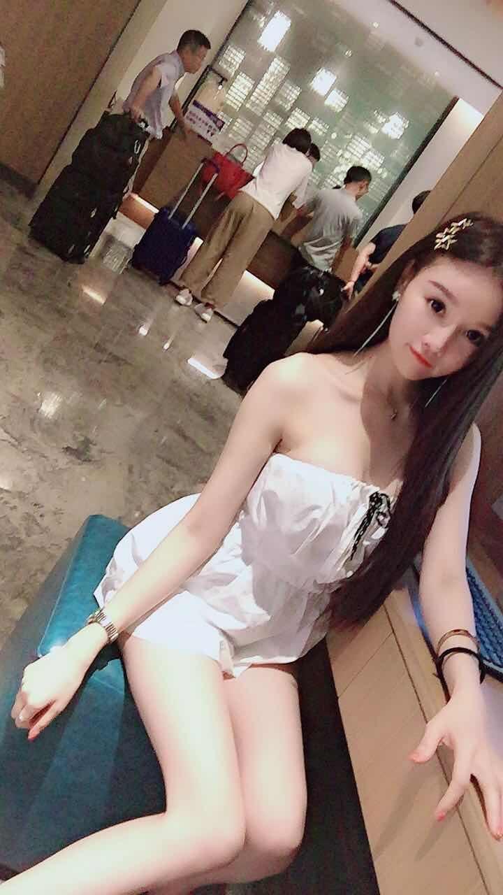 高颜值女神小爱，性感销魂 第1张
