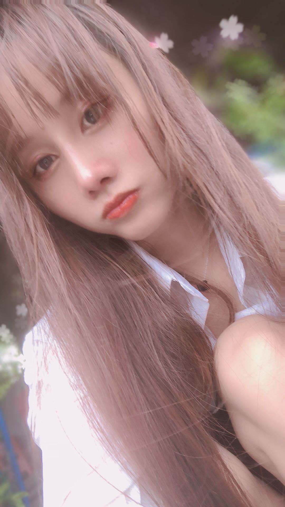 20岁清纯可爱的番禺烟雨 第1张