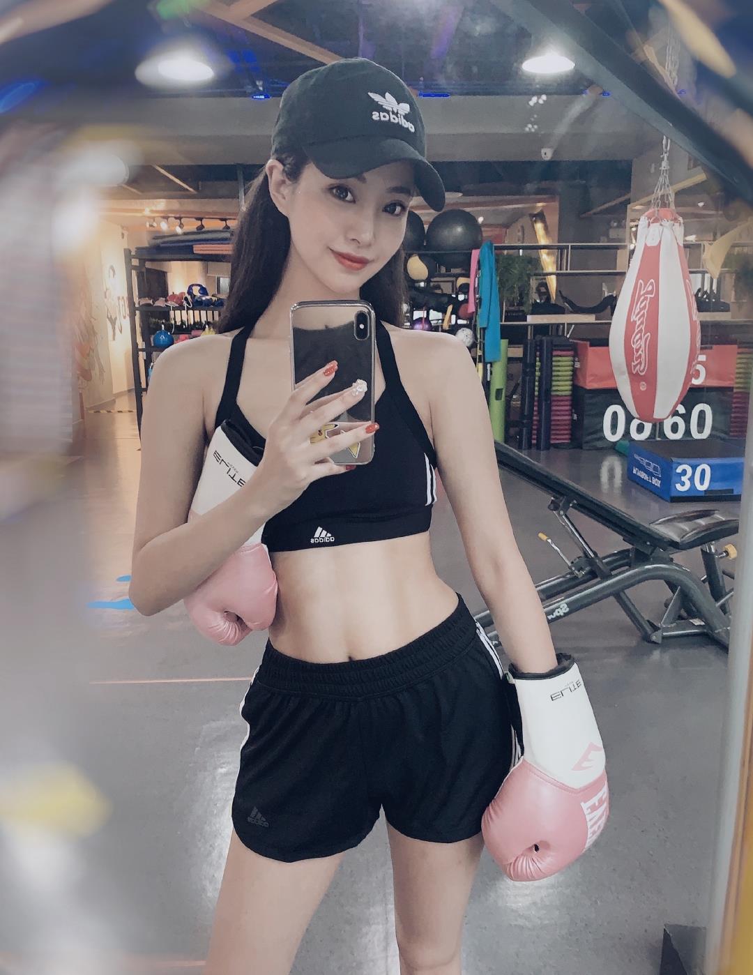 妹子多人验证，提的要求都会满足，这骚货太骚了，淫语不断 第2张