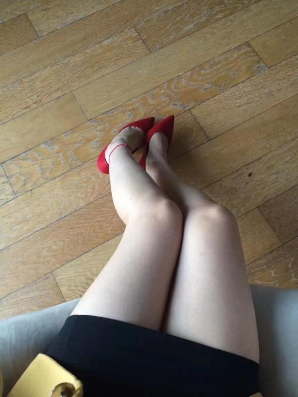 漂亮的少妇 第1张