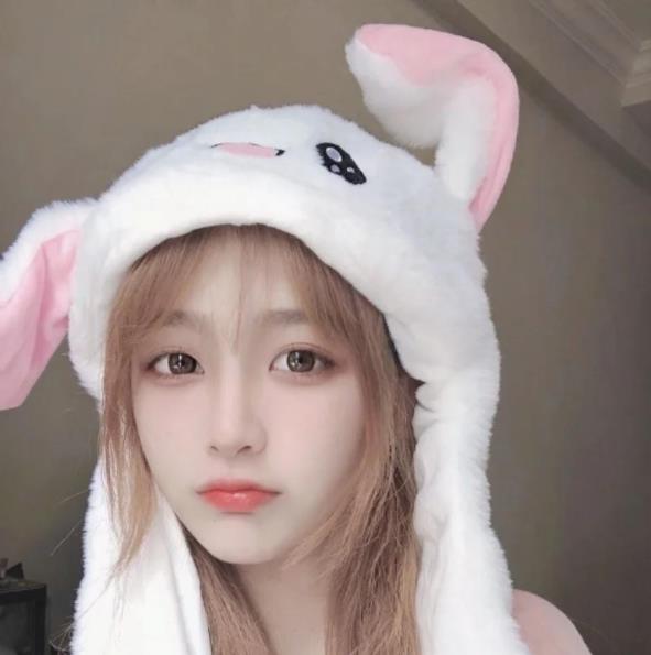 妹妹身材好很性感，小鸟依人型 第1张