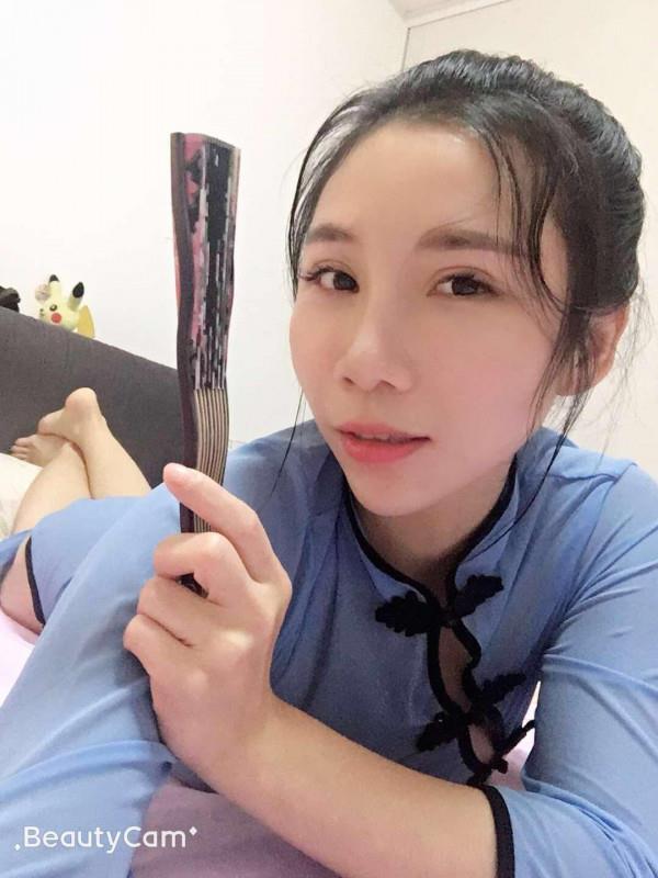 旗袍少妇小蜜蜂 第3张