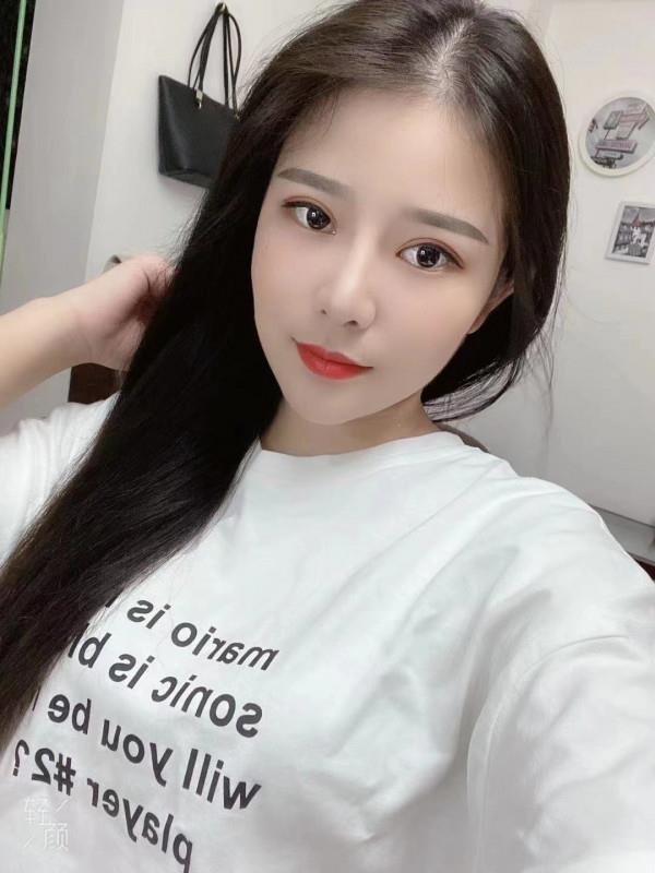 龙华民治温柔气质美女 第1张