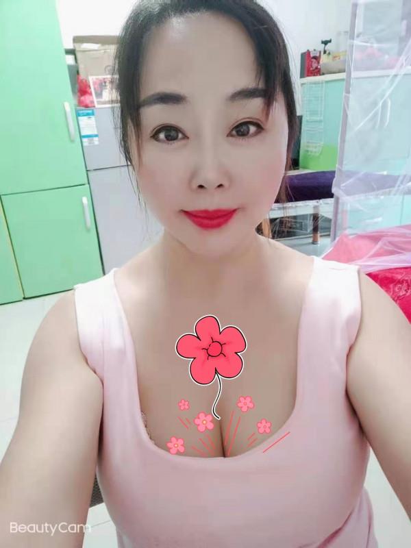 熟女大姐只能泄火 第1张