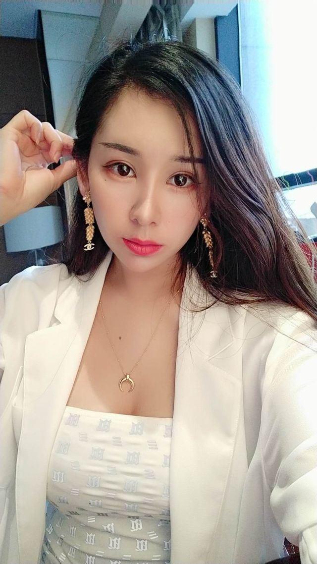 大胸少妇梦晴 第3张