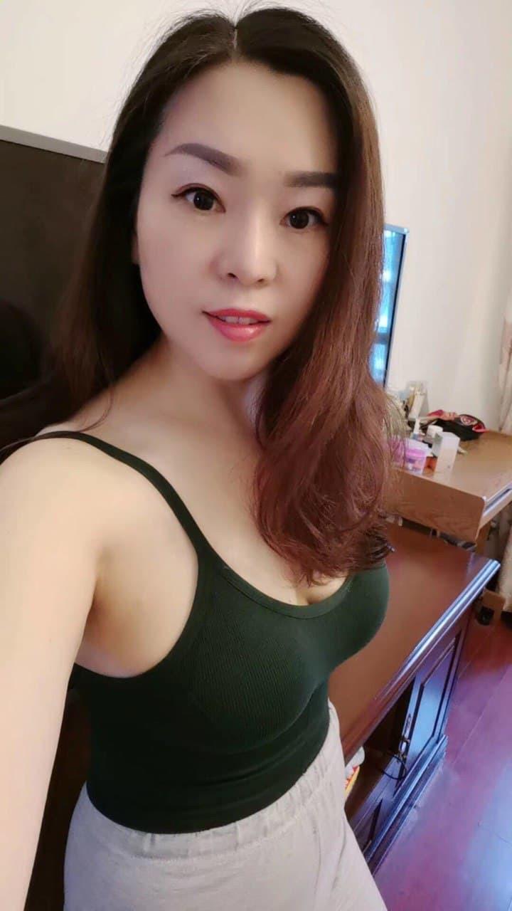 徐汇御姐骚妇 第1张