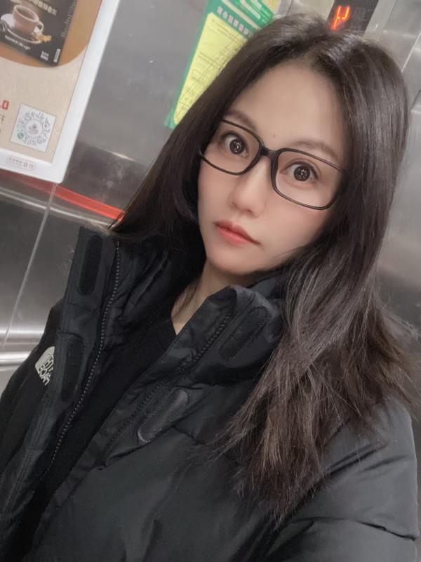 合川路附近巨乳妹子 第1张