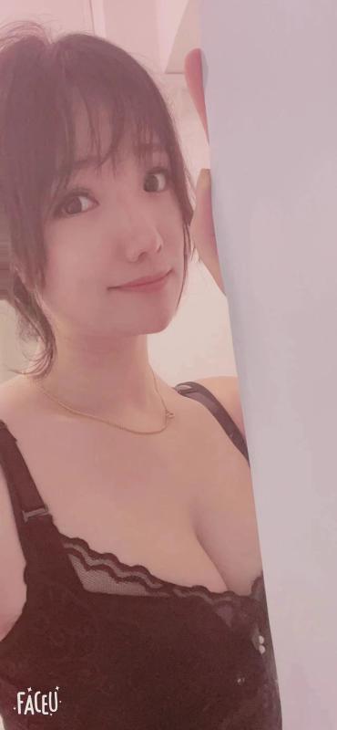 龙华新人依依 第1张