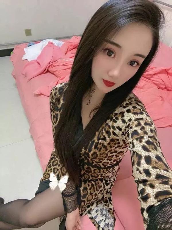 黑丝豹纹轻熟女 第2张