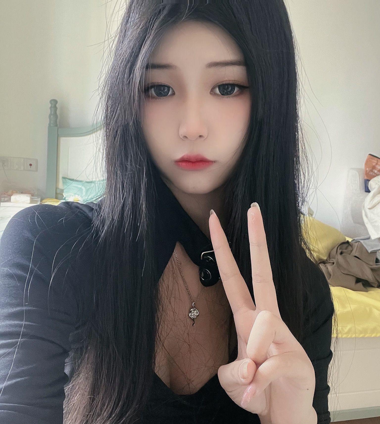 青羊一个颜值长腿妹子，喜欢玩腿的喜欢服务的可以去 第2张