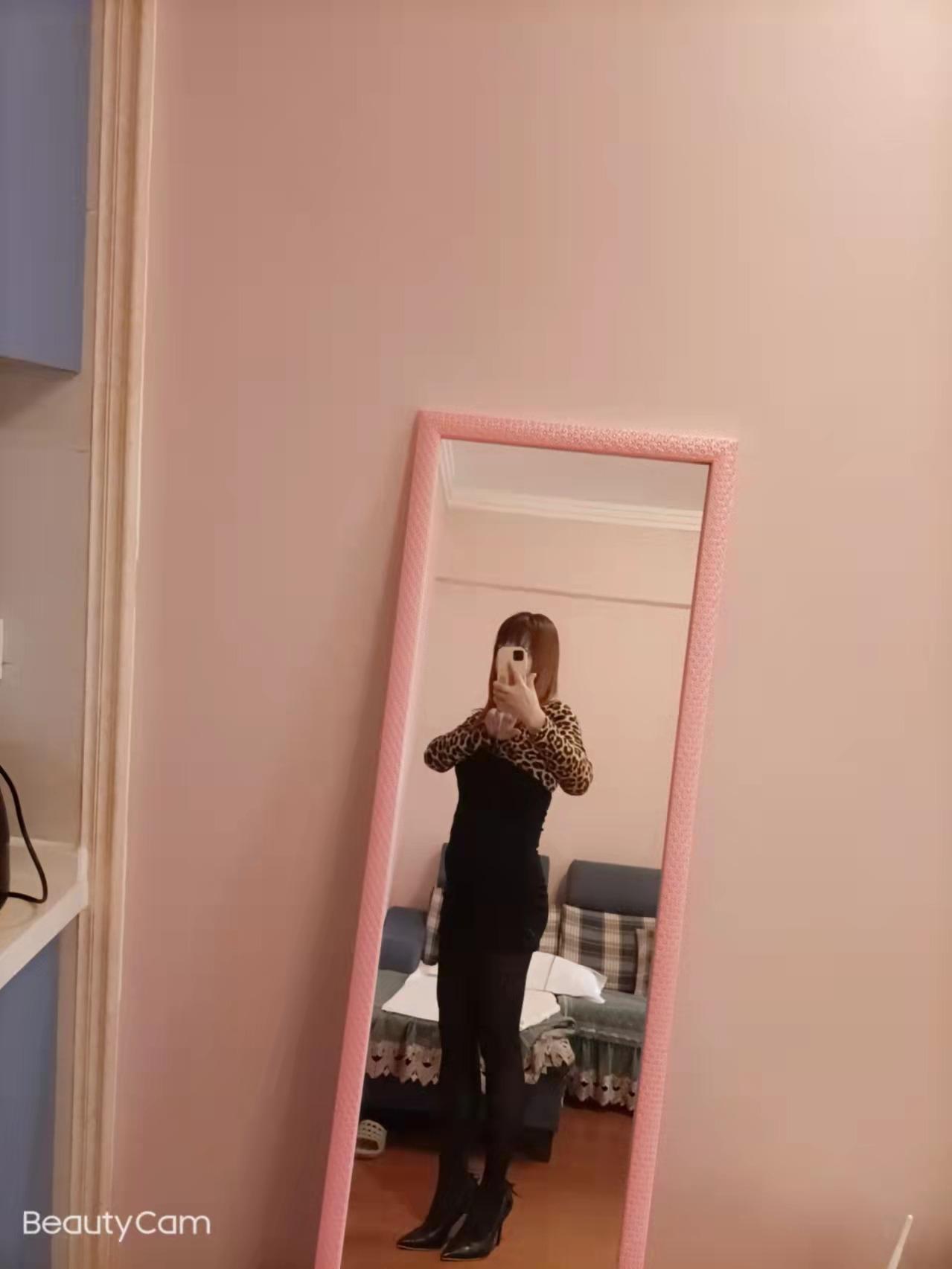 长沙兼职美女，蝴蝶逼，一插就出水，拍拍屁股就懂你要... 第2张