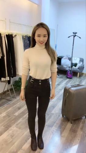 东岗苗条妹子 第1张