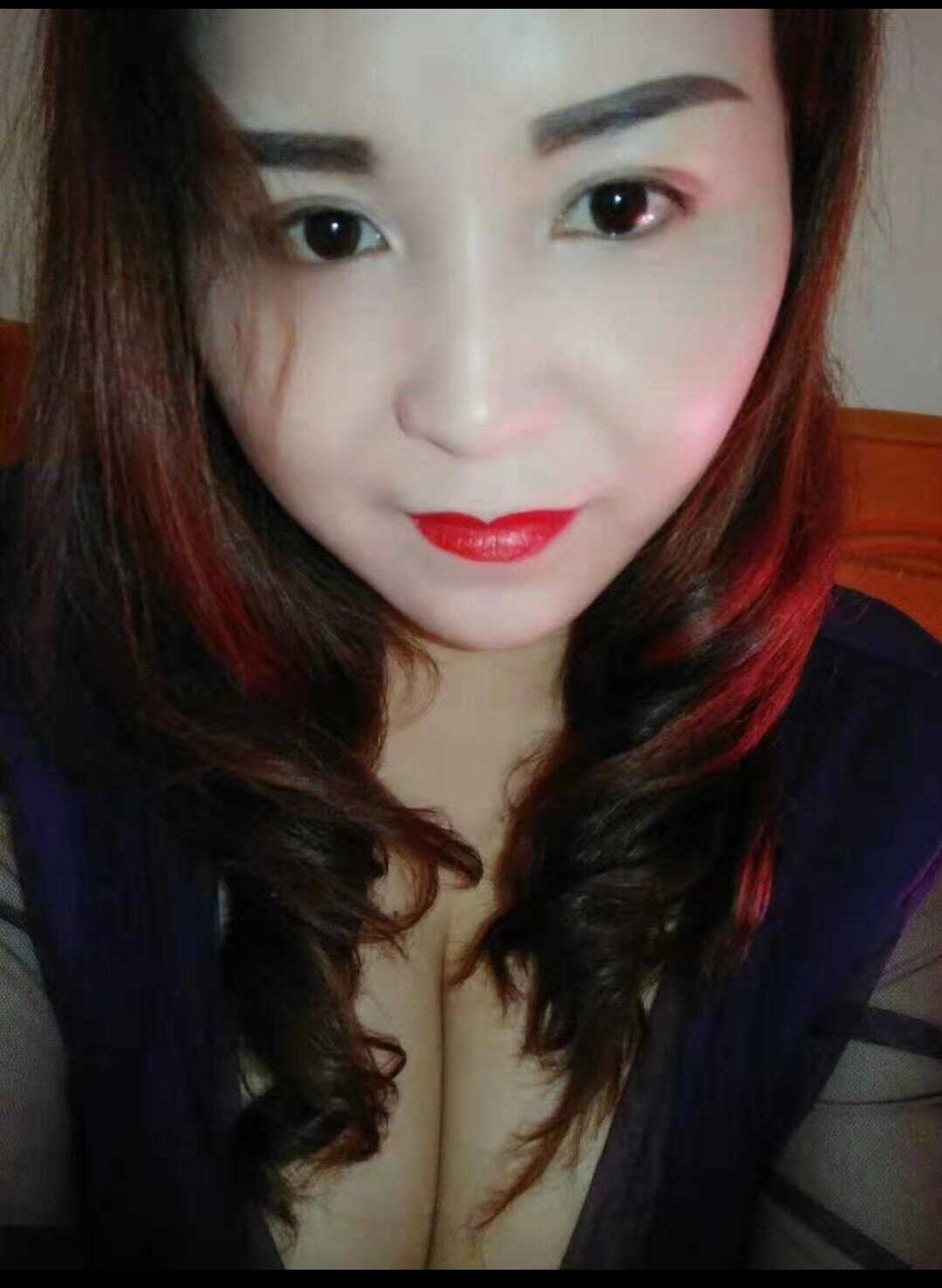 武汉大胸少妇 第1张
