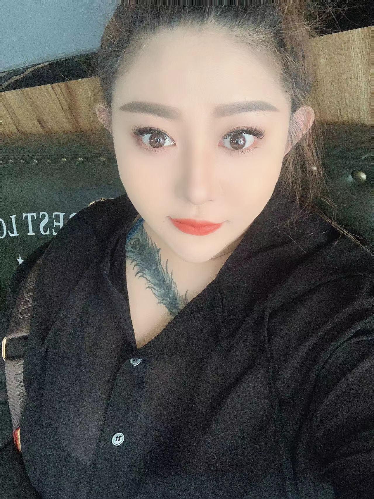 平乐园年轻东北妹子，大胸大屁股，可轻微SM，可3通 第2张