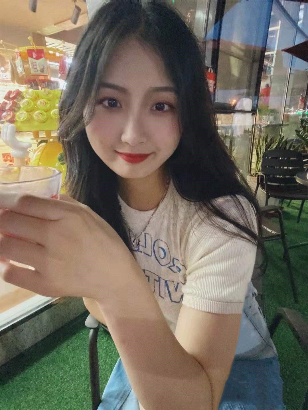 天河清纯可爱身材好 第1张