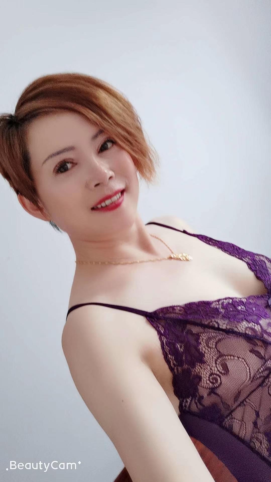 性感风骚皇姑大姐 第2张